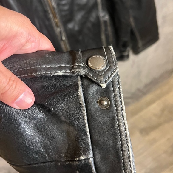 Tommy Bahama Distressed Leather Jacket - Size Large - Picture 7 of 14